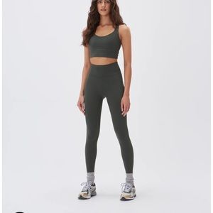 Adanola ultimate leggings - brand new never worn in color Dark Olive
